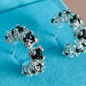Tous Onyx Black Pavilion Up 4-little Bears Huggers Prongs Dangle Hoops Earrings